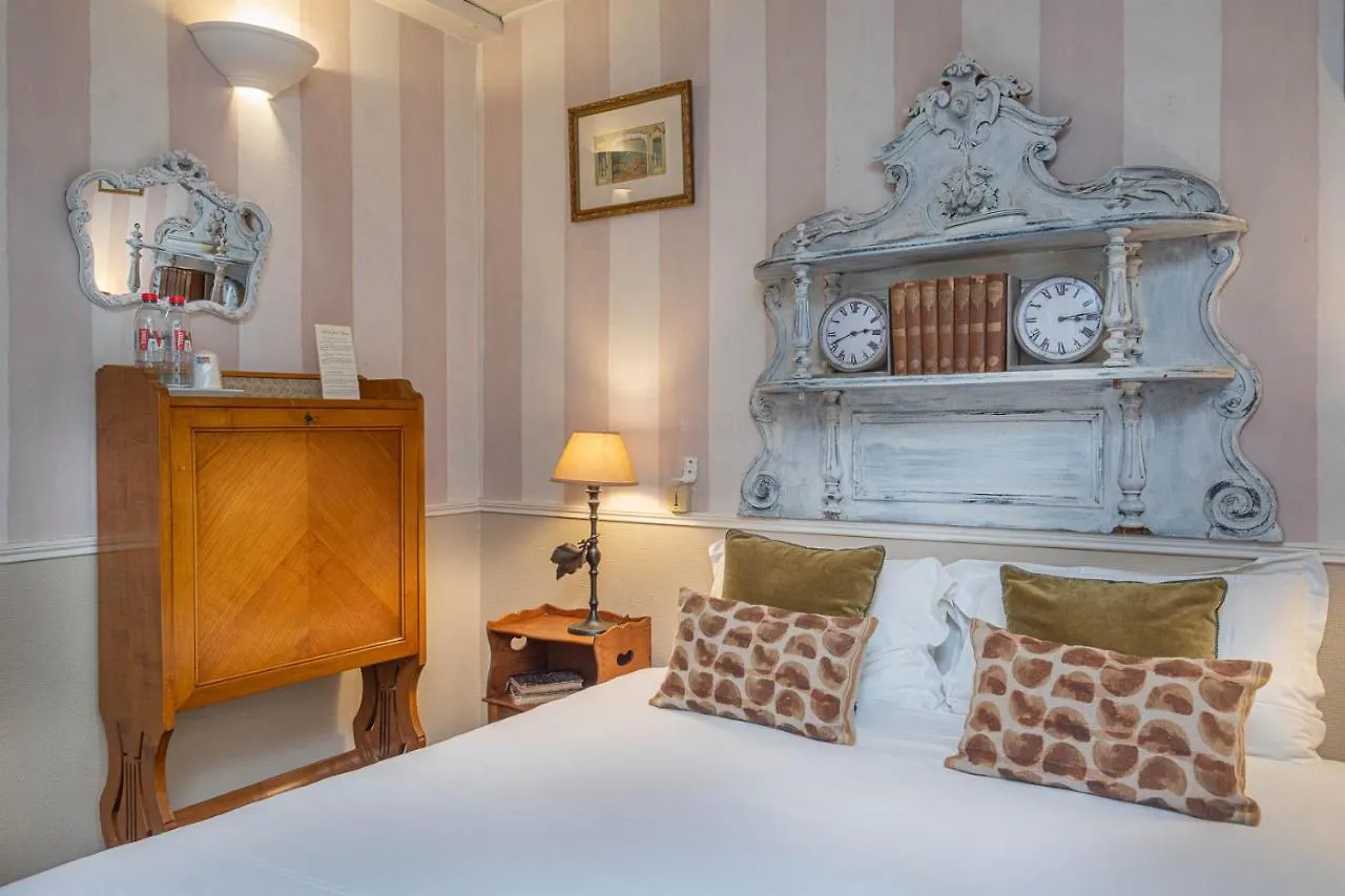 De L'avre Hotel