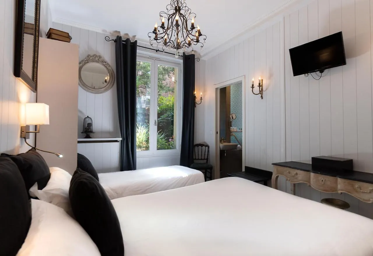 Hotel De L'avre Paris